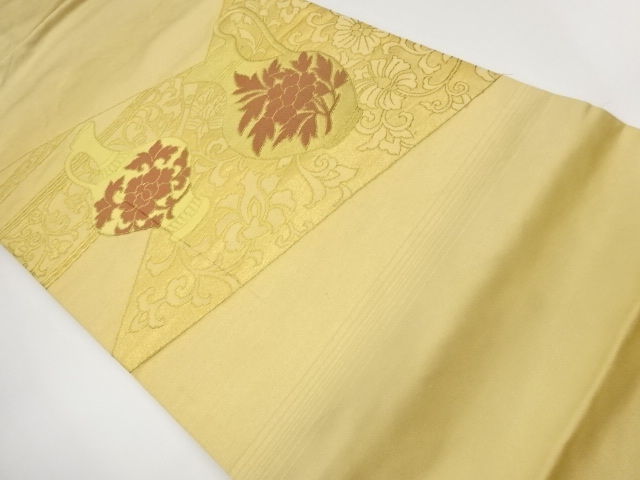 JAPANESE KIMONO / KIRIFUKAME-STYLE FLORAL ARABESQUE / A PITCHER PATTER